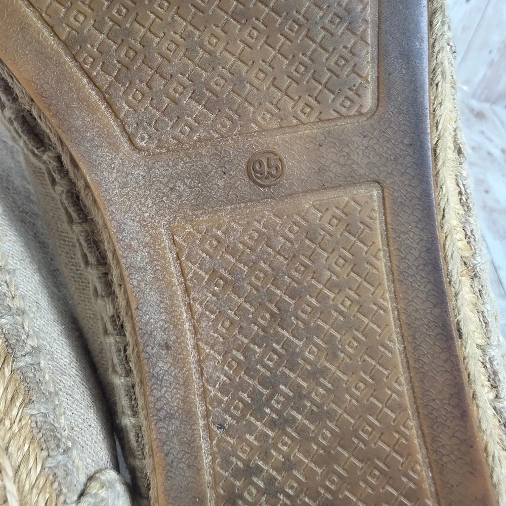 Tory Burch Tan Canvas Logo Espadrille Flats Womens Size 9.5 Beige Slip On Shoes